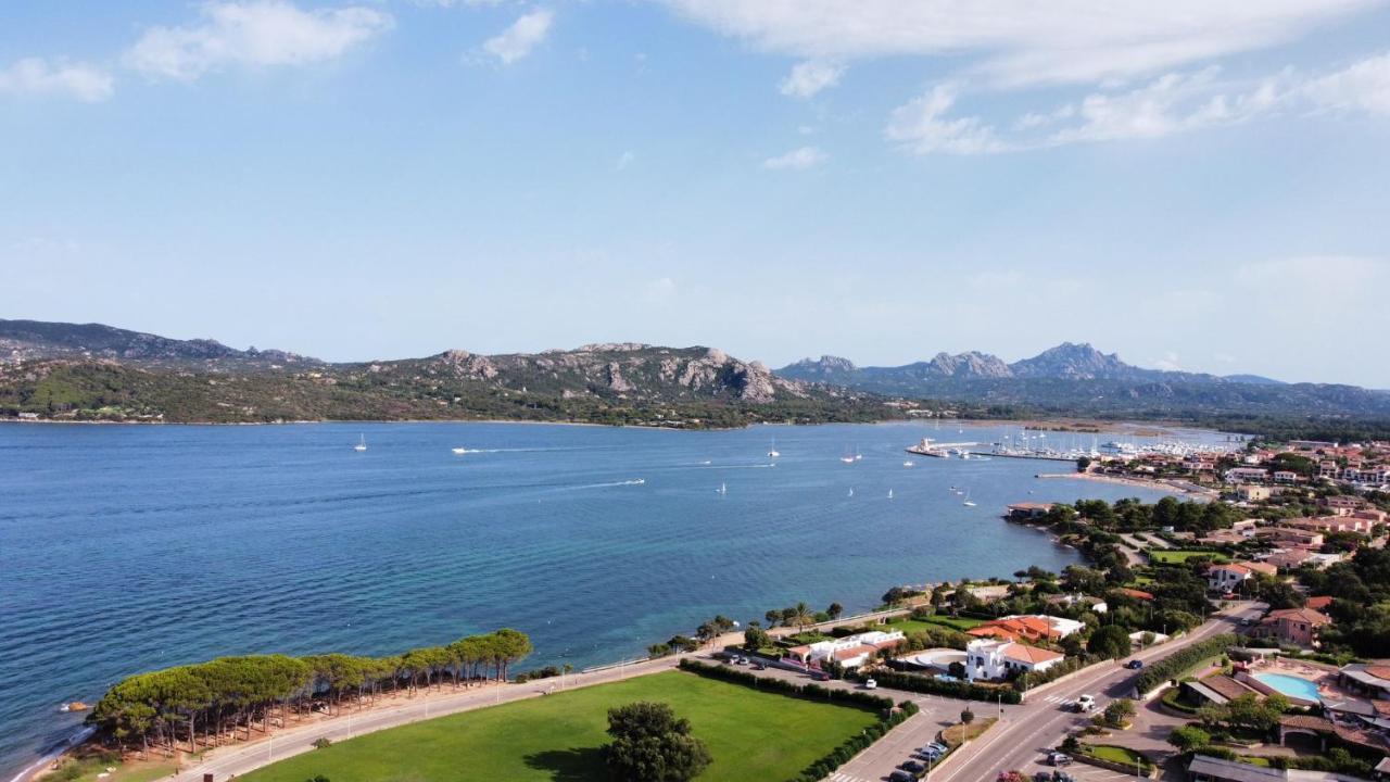 Aqualife Luxury Apartment Arzachena Bagian luar foto